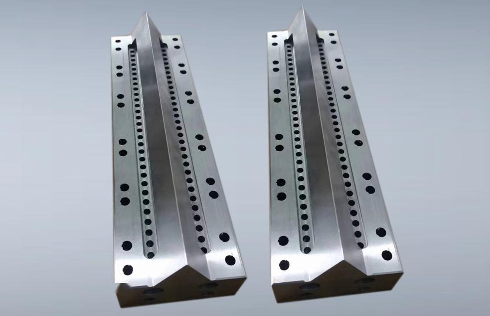 揭秘“熔噴模頭”、“口罩熔接齒?！?，到底是個啥？(圖1)